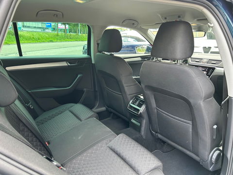 Škoda Superb Combi 1.4 TSI iV Business Edition Plus|ACC|Camera|Keyless|Carplay|Stoelverwarming|218PK