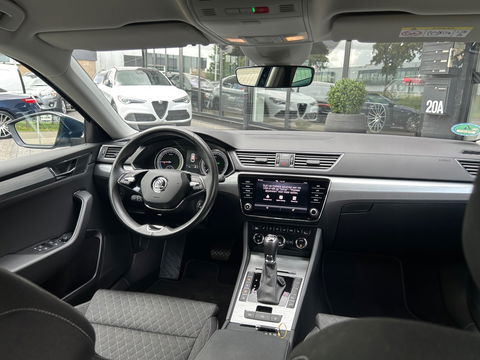 Škoda Superb Combi 1.4 TSI iV Business Edition Plus|ACC|Camera|Keyless|Carplay|Stoelverwarming|218PK