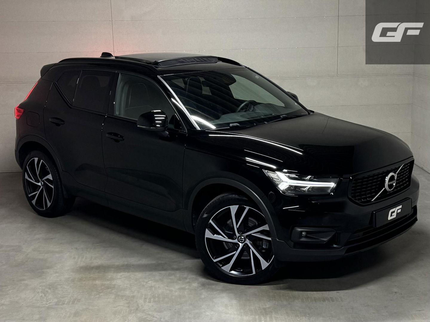 Volvo XC40 1.5 T5 Recharge R-Design Pano H/K 360° Carplay 20" LM