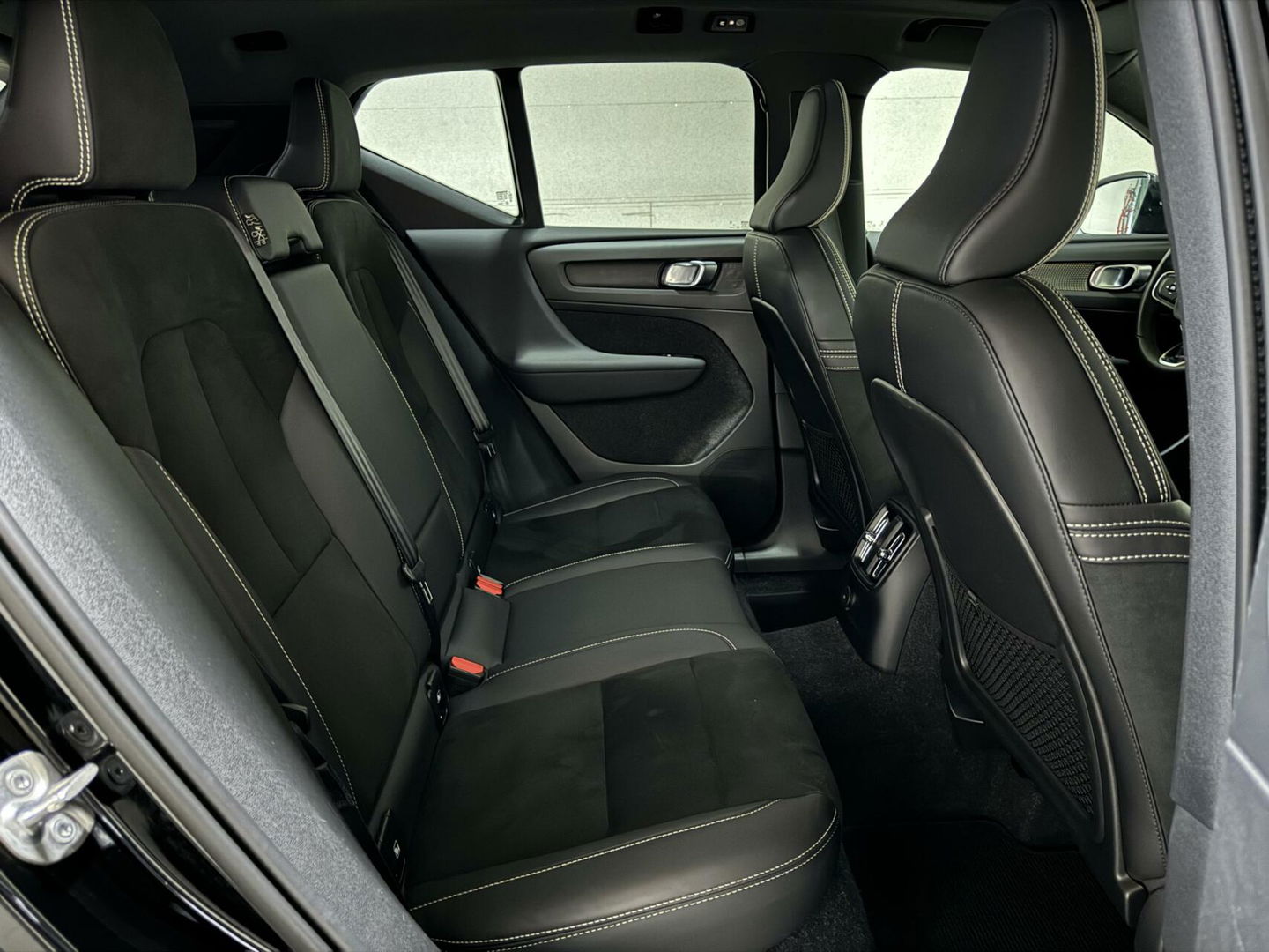 Volvo XC40 1.5 T5 Recharge R-Design Pano H/K 360° Carplay 20" LM
