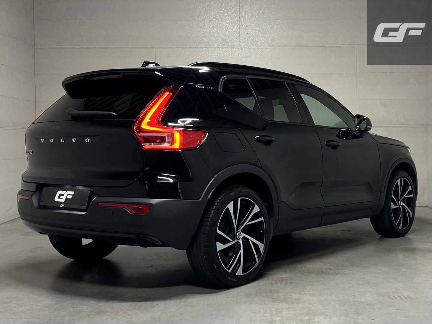 Volvo XC40 1.5 T5 Recharge R-Design Pano H/K 360° Carplay 20" LM
