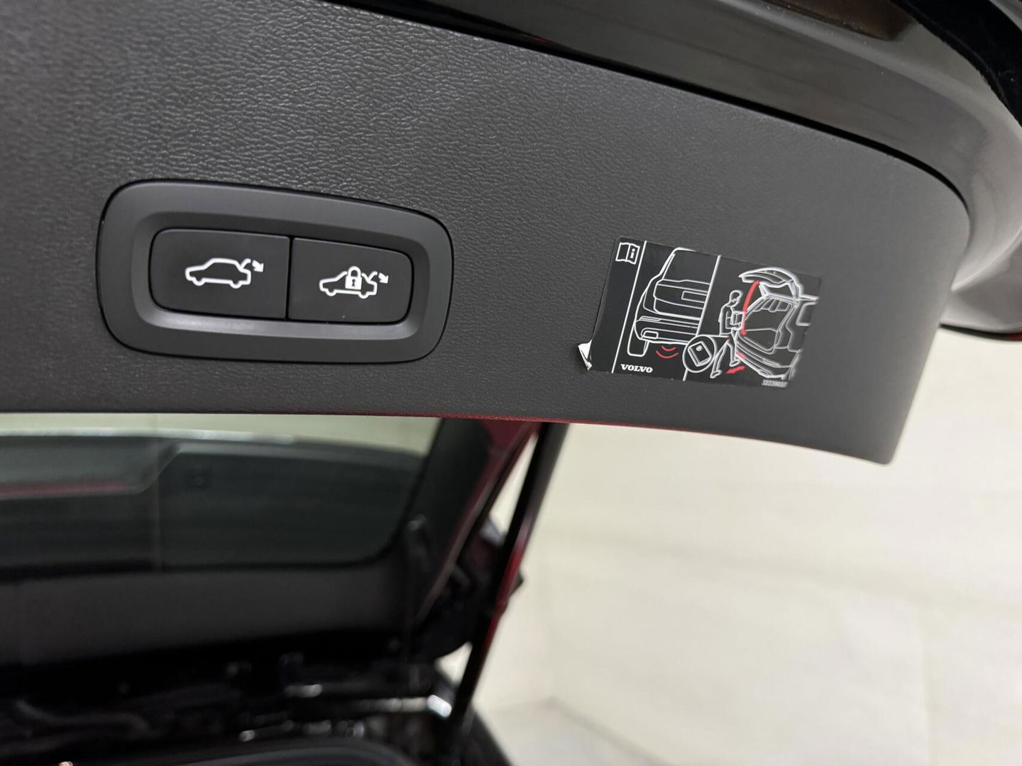 Volvo XC40 1.5 T5 Recharge R-Design Pano H/K 360° Carplay 20" LM