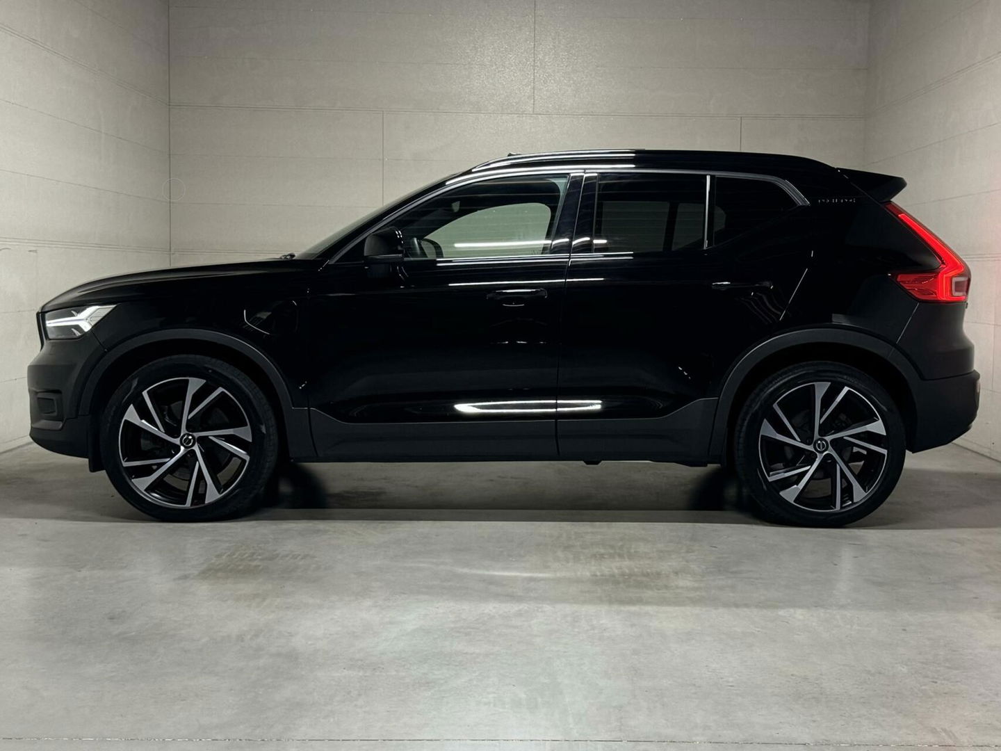 Volvo XC40 1.5 T5 Recharge R-Design Pano H/K 360° Carplay 20" LM
