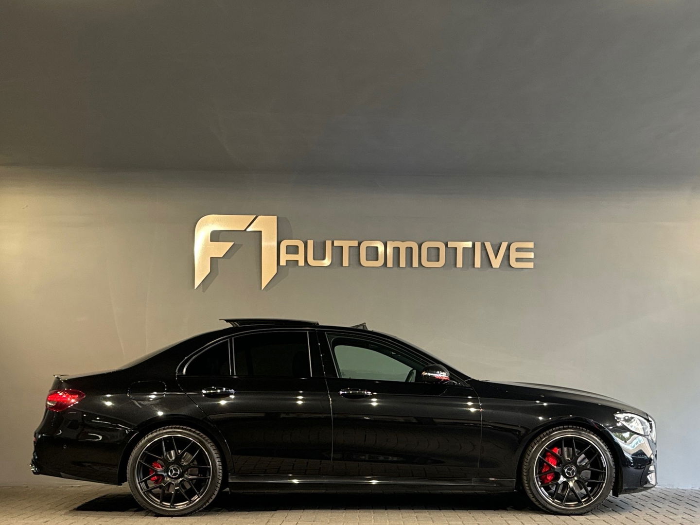 Mercedes-Benz E-Klasse 300 e AMG Pano|Night|Burmester|E63S
