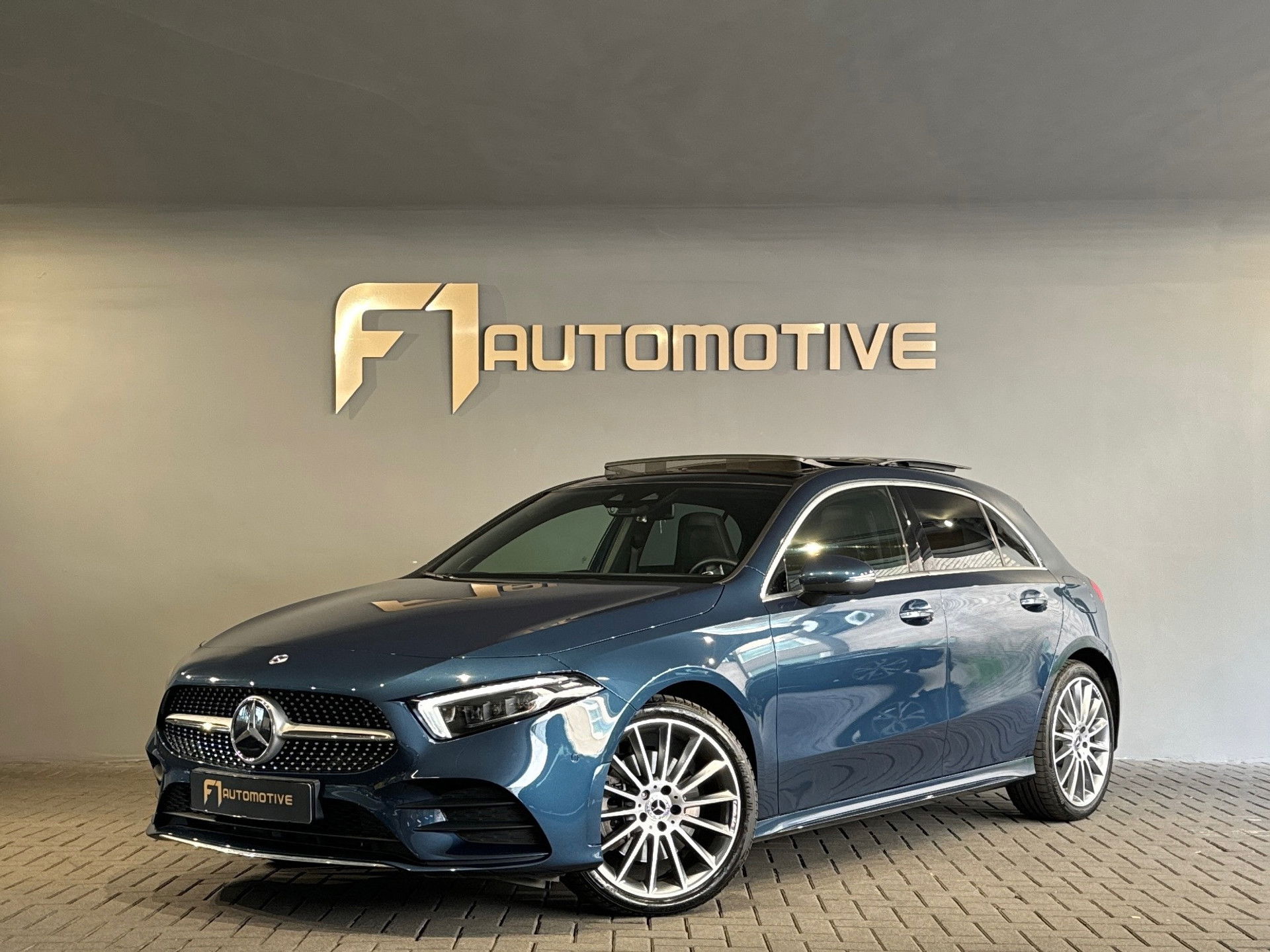 Mercedes-Benz A-Klasse 250 e AMG Pano|Keyless|HuD|360|Leder