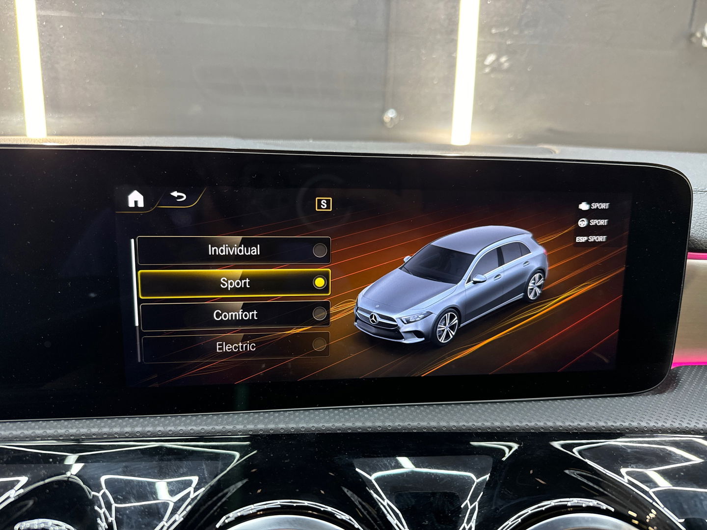 Mercedes-Benz A-Klasse 250 e AMG Pano|Keyless|HuD|360|Leder