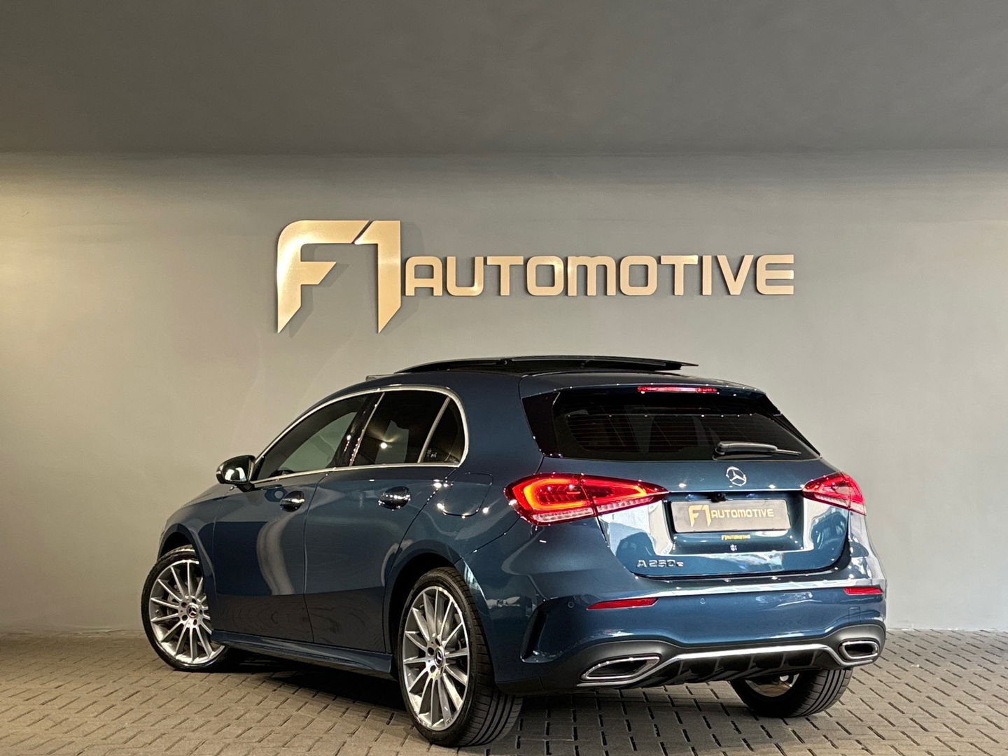 Mercedes-Benz A-Klasse 250 e AMG Pano|Keyless|HuD|360|Leder