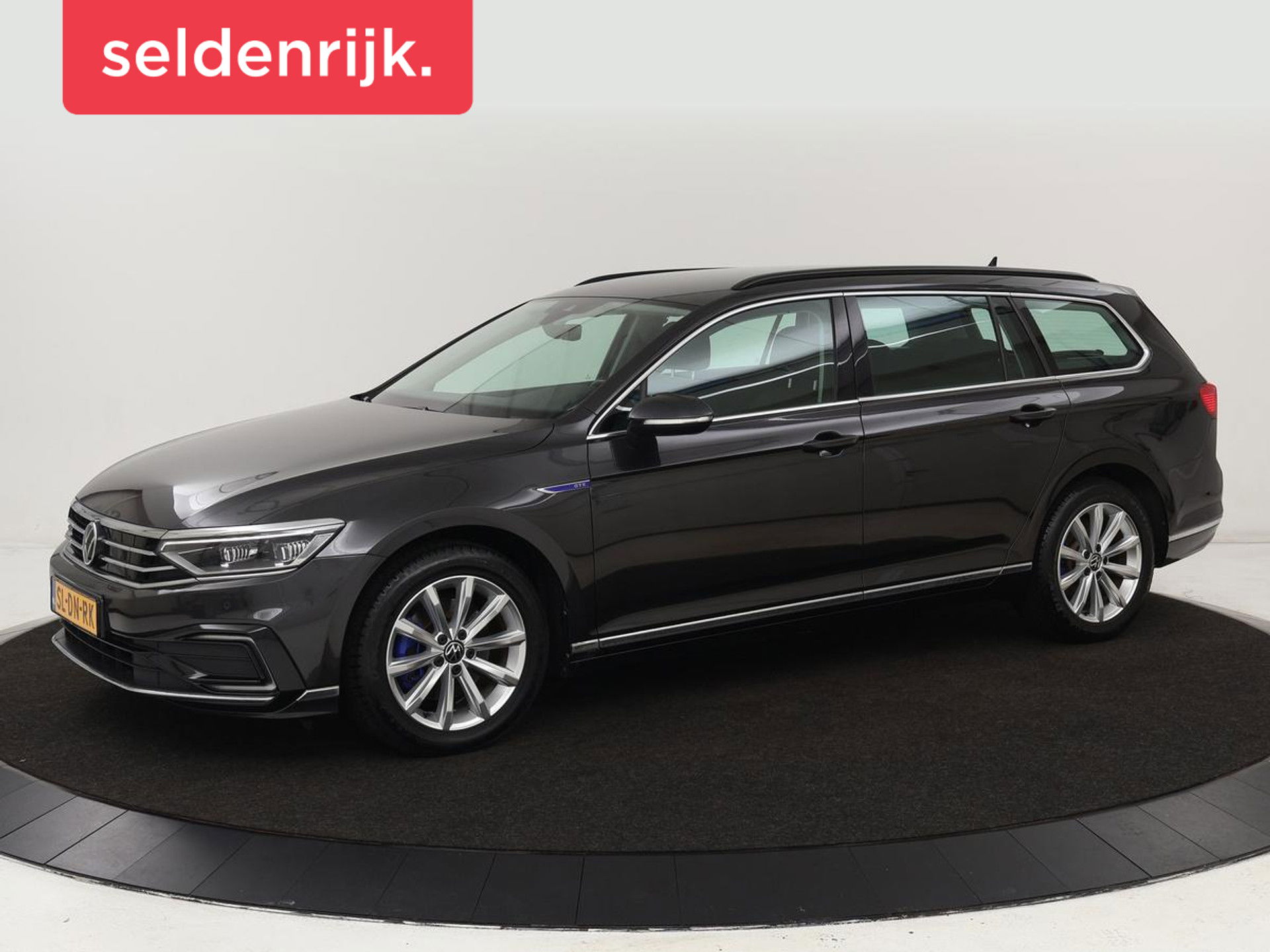 Volkswagen Passat 1.4 TSI PHEV GTE | Adaptive cruise | Camera | Matrix LED | Carplay | Navigatie | Climate control | Parkeerhulp | DAB