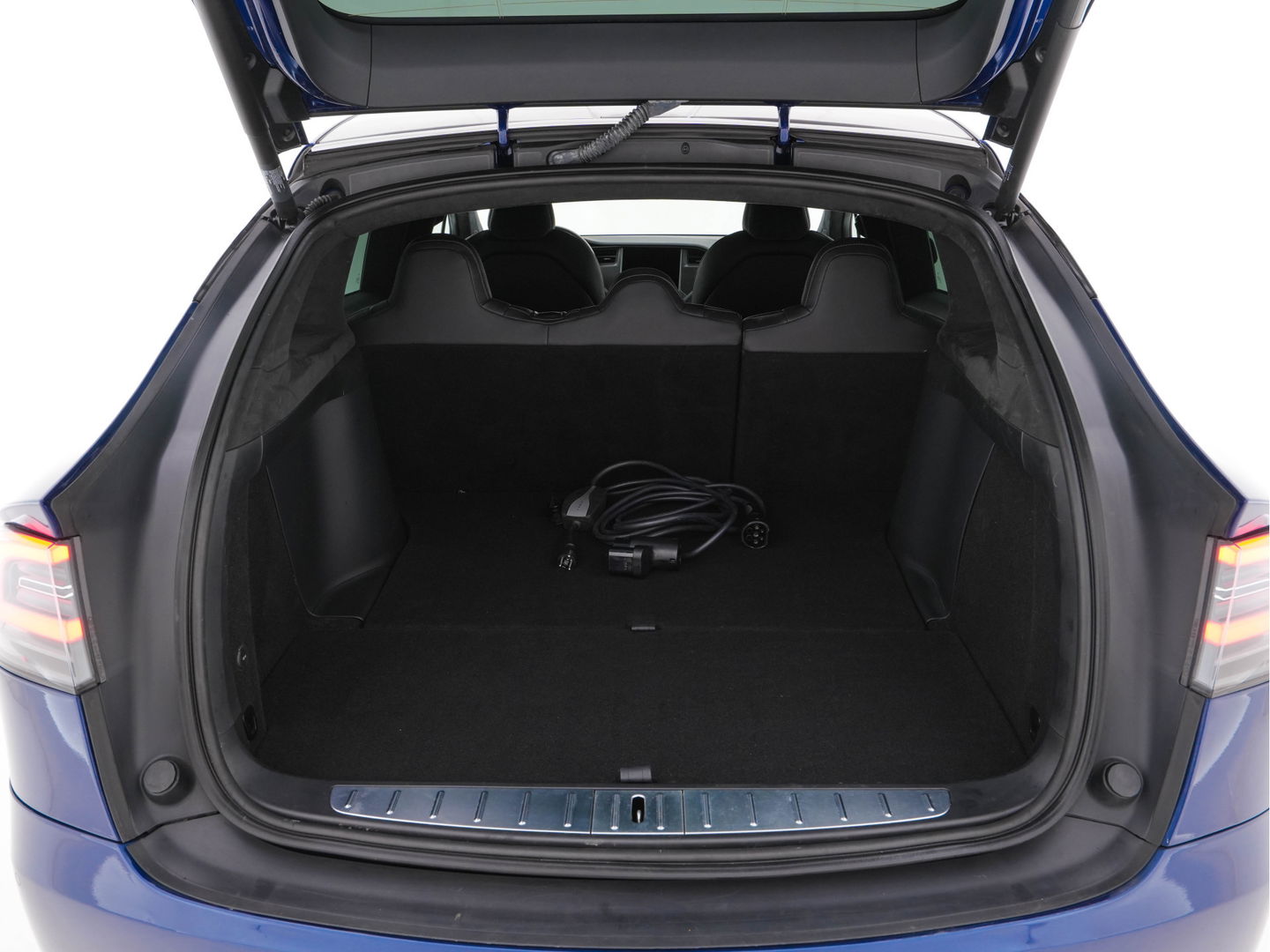 Tesla Model X Performance Ludicrous [ 3-Fase ] Aut. *PANO-WINDOW | AUTO-PILOT | LUXURY-LEATHER |TOP-VIEW | NAVI-FULLMAP | FULL-LED | AIR-SUSPENSION | DIGI-COCKPIT | KEYLESS | CAMERA | DAB+ | HEATED-COMFORTSEATS | TOWBAR | 22''ALU*