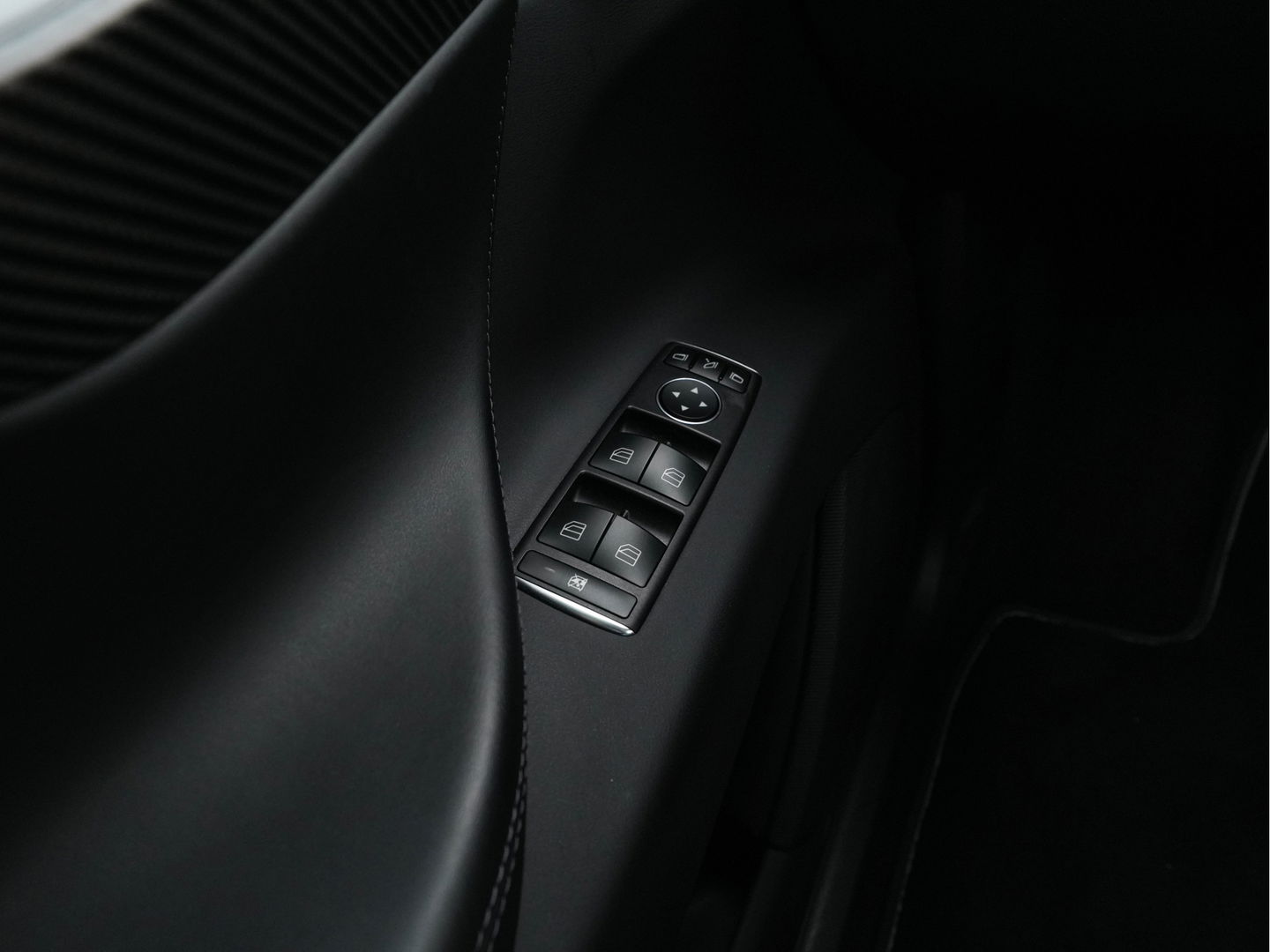 Tesla Model X Performance Ludicrous [ 3-Fase ] Aut. *PANO-WINDOW | AUTO-PILOT | LUXURY-LEATHER |TOP-VIEW | NAVI-FULLMAP | FULL-LED | AIR-SUSPENSION | DIGI-COCKPIT | KEYLESS | CAMERA | DAB+ | HEATED-COMFORTSEATS | TOWBAR | 22''ALU*