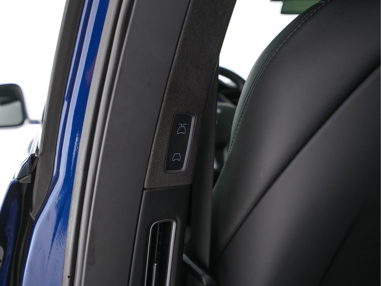 Tesla Model X Performance Ludicrous [ 3-Fase ] Aut. *PANO-WINDOW | AUTO-PILOT | LUXURY-LEATHER |TOP-VIEW | NAVI-FULLMAP | FULL-LED | AIR-SUSPENSION | DIGI-COCKPIT | KEYLESS | CAMERA | DAB+ | HEATED-COMFORTSEATS | TOWBAR | 22''ALU*