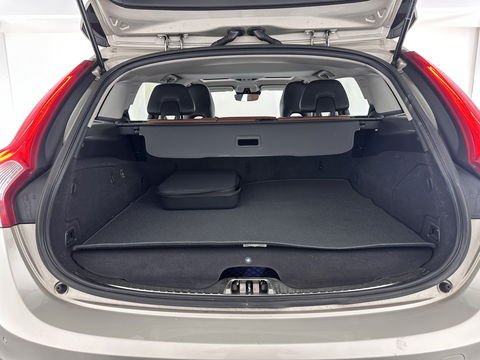Volvo V60 2.4 D5 Twin Engine Aut. *PANO | LUXURY-LEATHER | XENON | ADAPTIVE-CRUISE | BLIS | MEMORY-PACK | NAVI-FULLMAP | HEATED-COMFORTSEATS | CAMERA | ECC | PDC | CRUISE | 17''ALU | TOWBAR*