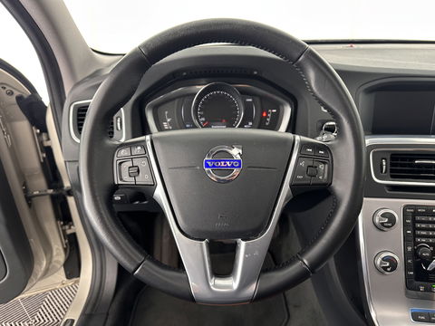 Volvo V60 2.4 D5 Twin Engine Aut. *PANO | LUXURY-LEATHER | XENON | ADAPTIVE-CRUISE | BLIS | MEMORY-PACK | NAVI-FULLMAP | HEATED-COMFORTSEATS | CAMERA | ECC | PDC | CRUISE | 17''ALU | TOWBAR*