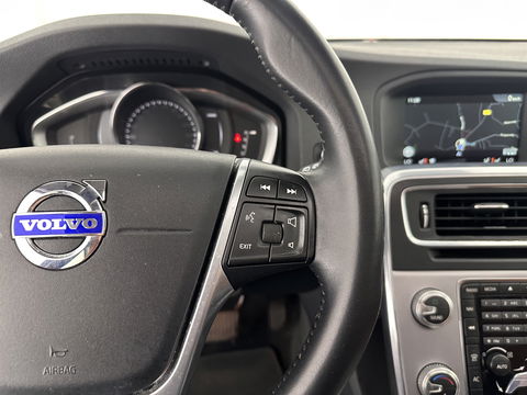 Volvo V60 2.4 D5 Twin Engine Aut. *PANO | LUXURY-LEATHER | XENON | ADAPTIVE-CRUISE | BLIS | MEMORY-PACK | NAVI-FULLMAP | HEATED-COMFORTSEATS | CAMERA | ECC | PDC | CRUISE | 17''ALU | TOWBAR*