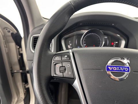 Volvo V60 2.4 D5 Twin Engine Aut. *PANO | LUXURY-LEATHER | XENON | ADAPTIVE-CRUISE | BLIS | MEMORY-PACK | NAVI-FULLMAP | HEATED-COMFORTSEATS | CAMERA | ECC | PDC | CRUISE | 17''ALU | TOWBAR*