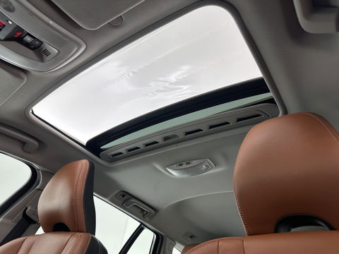 Volvo V60 2.4 D5 Twin Engine Aut. *PANO | LUXURY-LEATHER | XENON | ADAPTIVE-CRUISE | BLIS | MEMORY-PACK | NAVI-FULLMAP | HEATED-COMFORTSEATS | CAMERA | ECC | PDC | CRUISE | 17''ALU | TOWBAR*