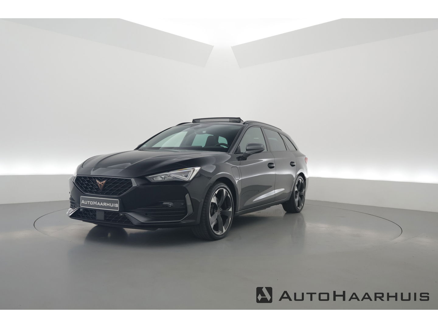 CUPRA Leon Sportstourer 1.4 e-Hybrid | Pano | Adapt. Cruise | Camera | Keyless | Memory seat | Apple CarPlay