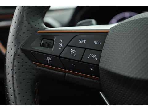 CUPRA Leon Sportstourer 1.4 e-Hybrid | Pano | Adapt. Cruise | Camera | Keyless | Memory seat | Apple CarPlay
