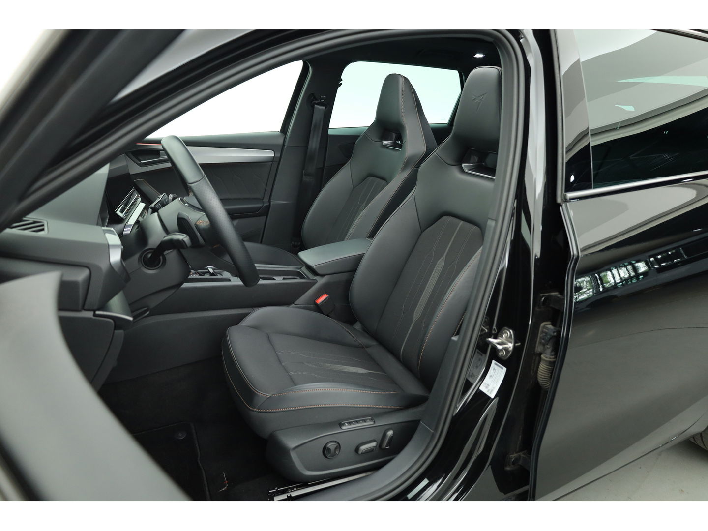 CUPRA Leon Sportstourer 1.4 e-Hybrid | Pano | Adapt. Cruise | Camera | Keyless | Memory seat | Apple CarPlay