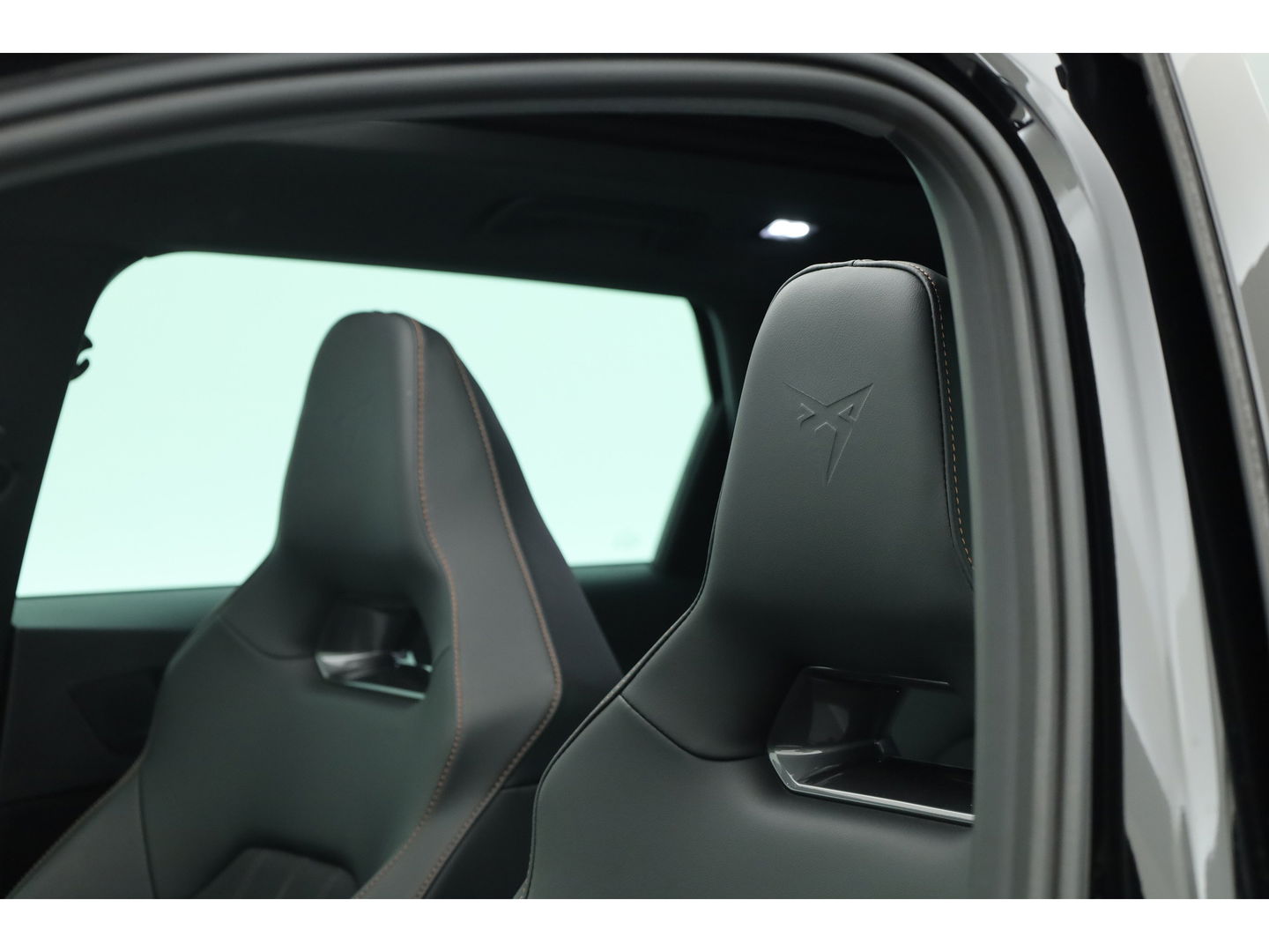 CUPRA Leon Sportstourer 1.4 e-Hybrid | Pano | Adapt. Cruise | Camera | Keyless | Memory seat | Apple CarPlay