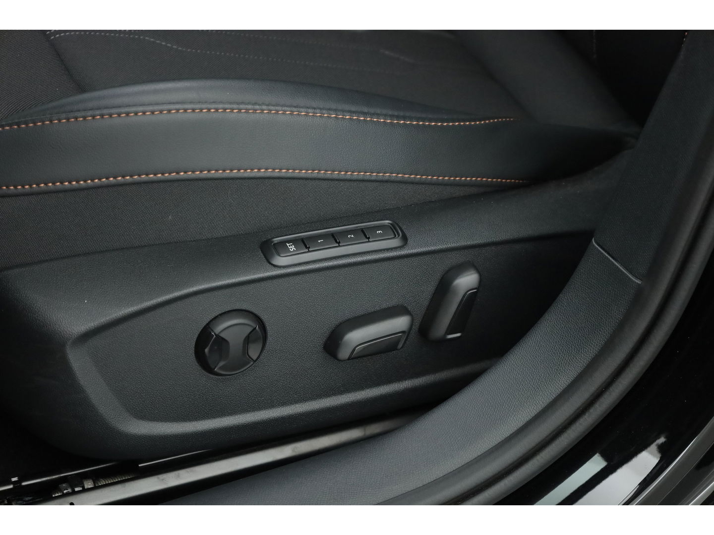 CUPRA Leon Sportstourer 1.4 e-Hybrid | Pano | Adapt. Cruise | Camera | Keyless | Memory seat | Apple CarPlay