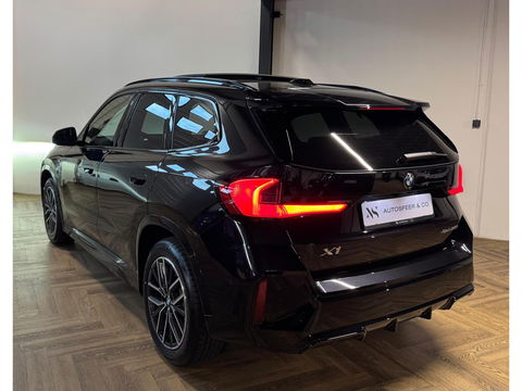 BMW X1 SDrive20i M-Pakket PANO KEYLESS