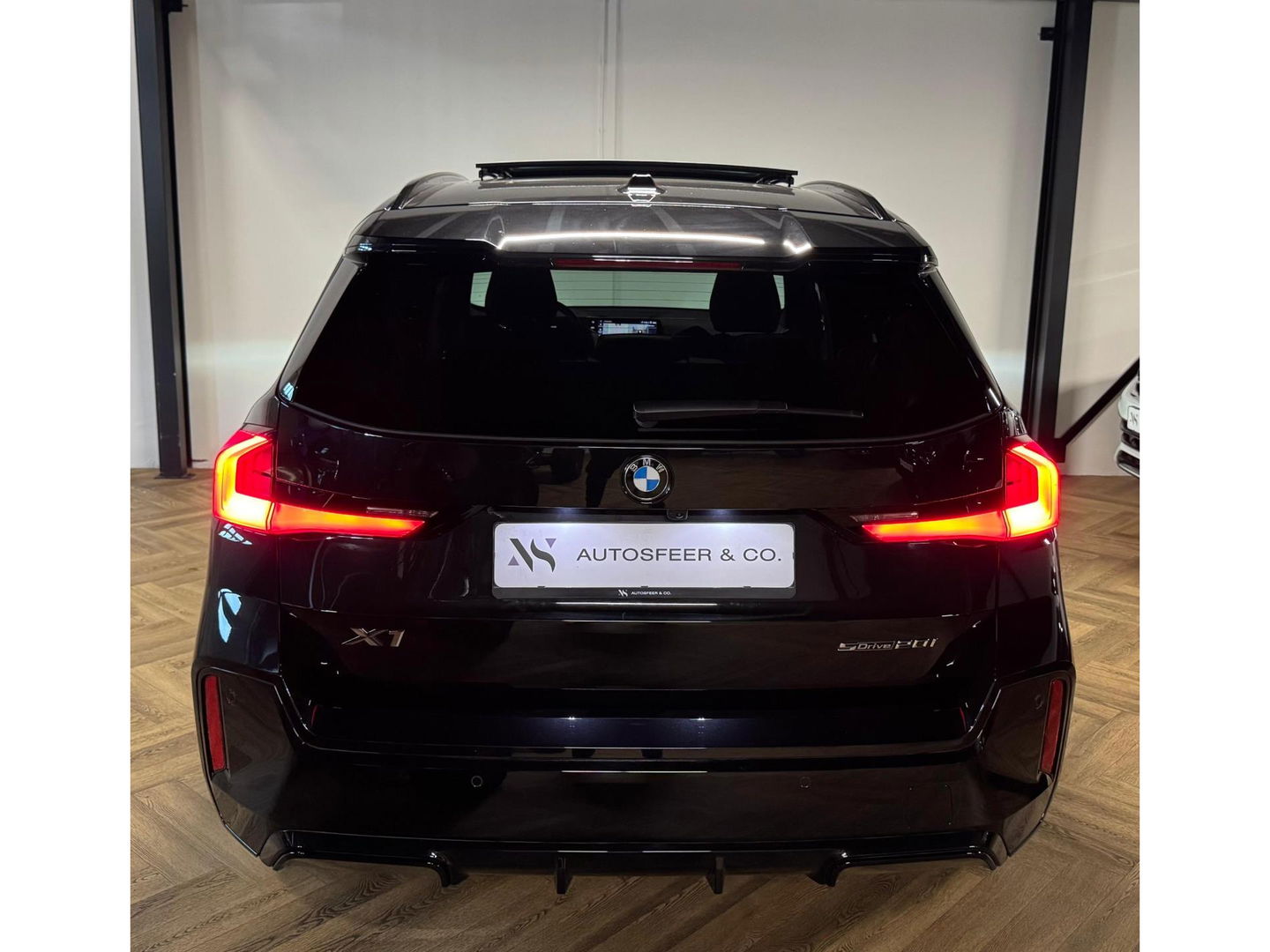 BMW X1 SDrive20i M-Pakket PANO KEYLESS