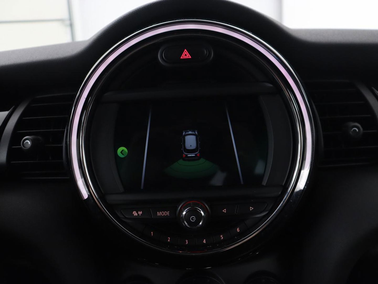 MINI Cooper 1.5 Chili | Stoelverwarming | Carplay | Full LED | Climate control | Half leder | Navigatie | Parkeerhulp | Cruise control | Bluetooth