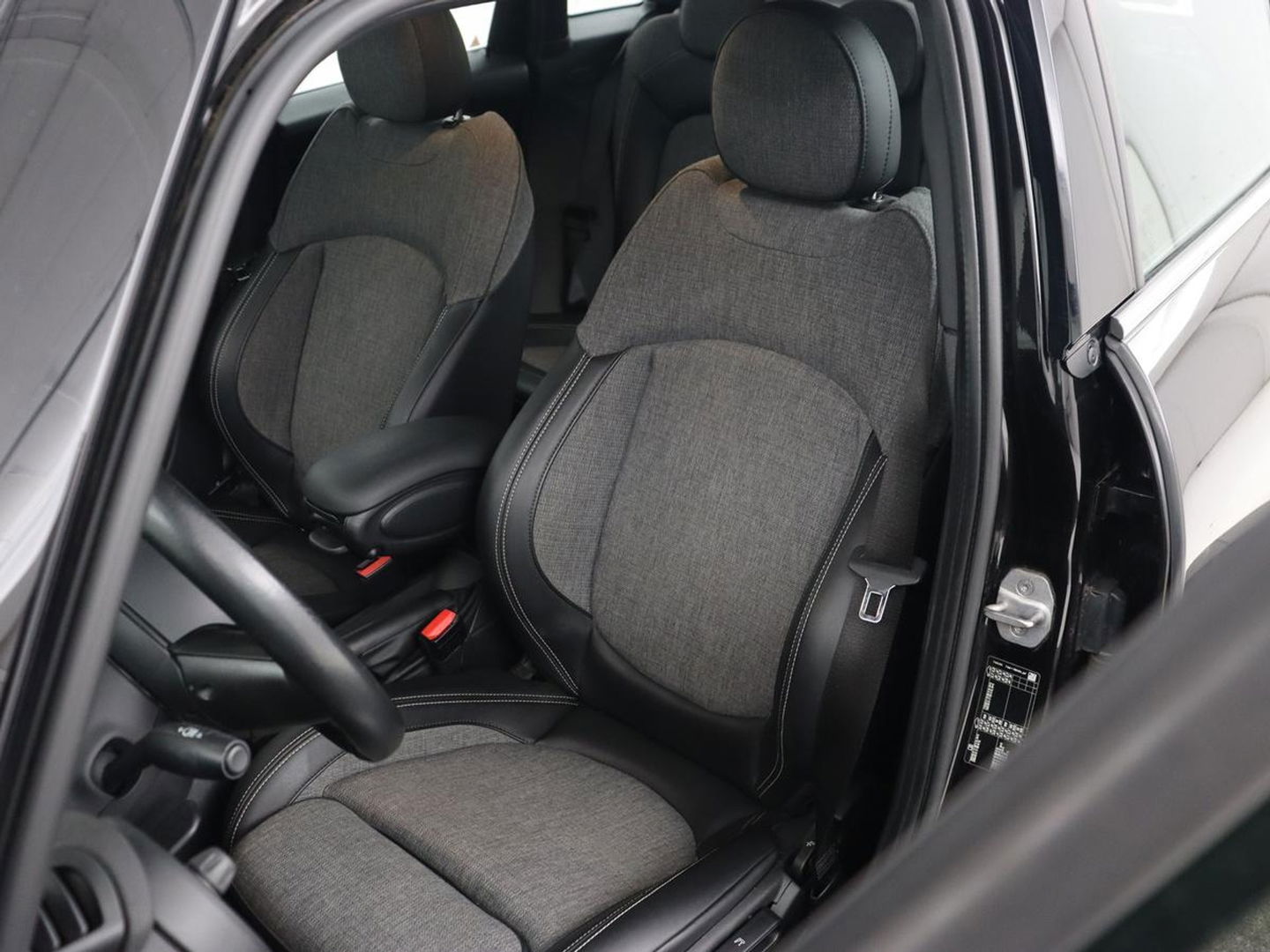 MINI Cooper 1.5 Chili | Stoelverwarming | Carplay | Full LED | Climate control | Half leder | Navigatie | Parkeerhulp | Cruise control | Bluetooth