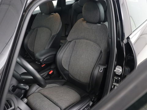 MINI Cooper 1.5 Chili | Stoelverwarming | Carplay | Full LED | Climate control | Half leder | Navigatie | Parkeerhulp | Cruise control | Bluetooth