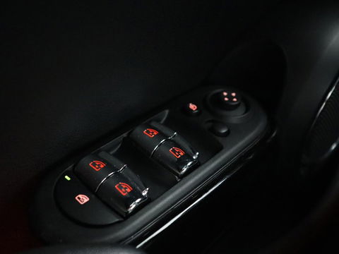 MINI Cooper 1.5 Chili | Stoelverwarming | Carplay | Full LED | Climate control | Half leder | Navigatie | Parkeerhulp | Cruise control | Bluetooth