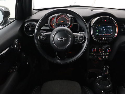 MINI Cooper 1.5 Chili | Stoelverwarming | Carplay | Full LED | Climate control | Half leder | Navigatie | Parkeerhulp | Cruise control | Bluetooth