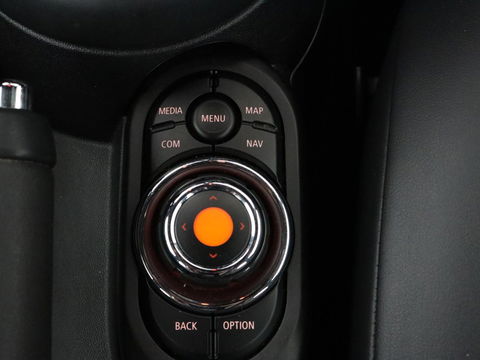 MINI Cooper 1.5 Chili | Stoelverwarming | Carplay | Full LED | Climate control | Half leder | Navigatie | Parkeerhulp | Cruise control | Bluetooth