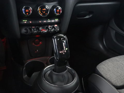 MINI Cooper 1.5 Chili | Stoelverwarming | Carplay | Full LED | Climate control | Half leder | Navigatie | Parkeerhulp | Cruise control | Bluetooth