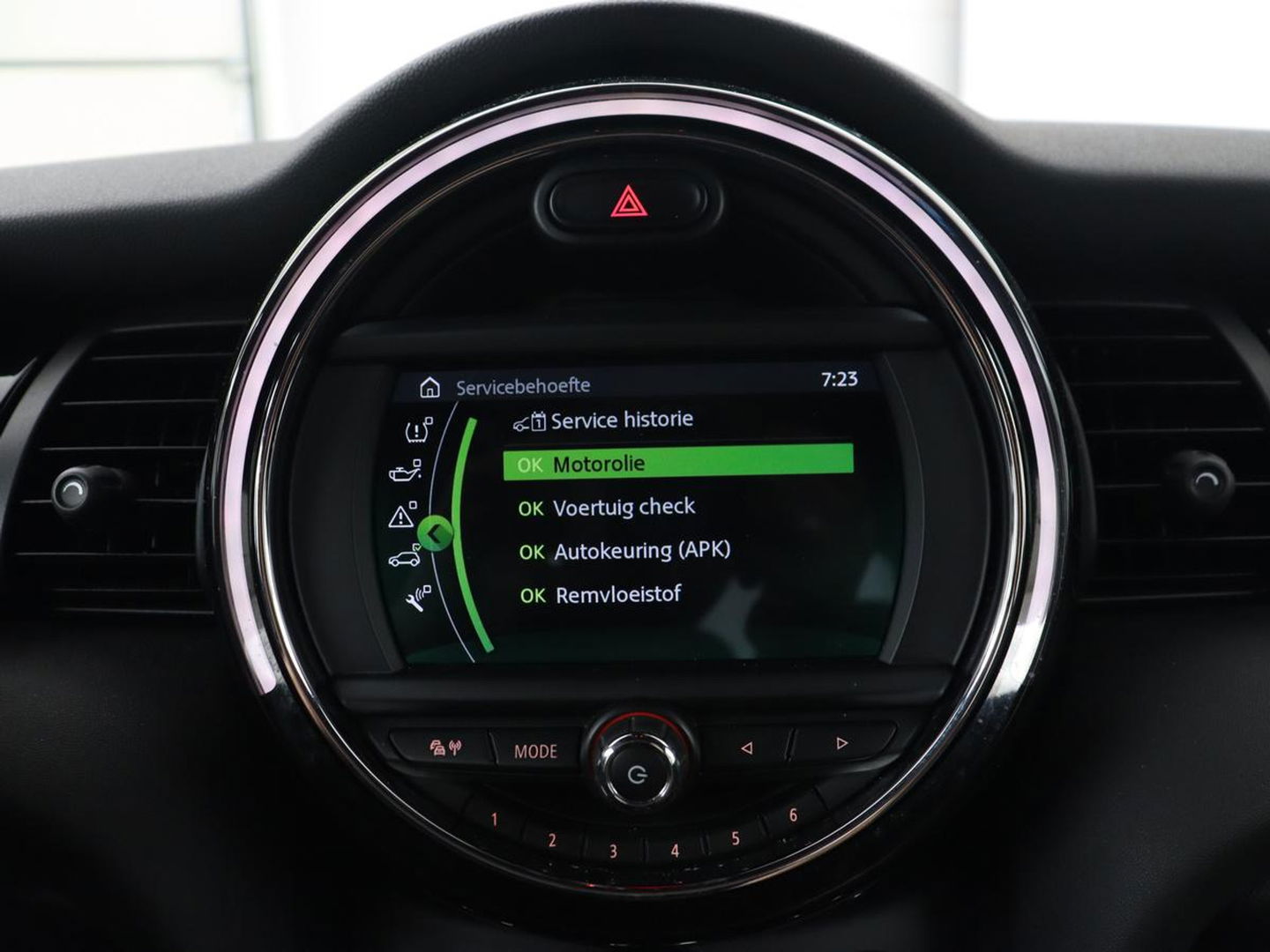 MINI Cooper 1.5 Chili | Stoelverwarming | Carplay | Full LED | Climate control | Half leder | Navigatie | Parkeerhulp | Cruise control | Bluetooth