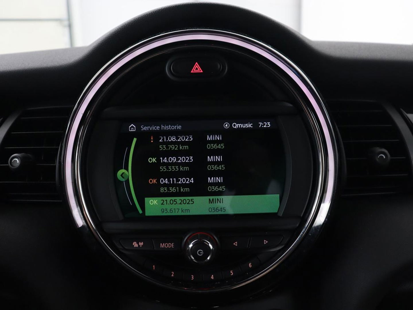 MINI Cooper 1.5 Chili | Stoelverwarming | Carplay | Full LED | Climate control | Half leder | Navigatie | Parkeerhulp | Cruise control | Bluetooth