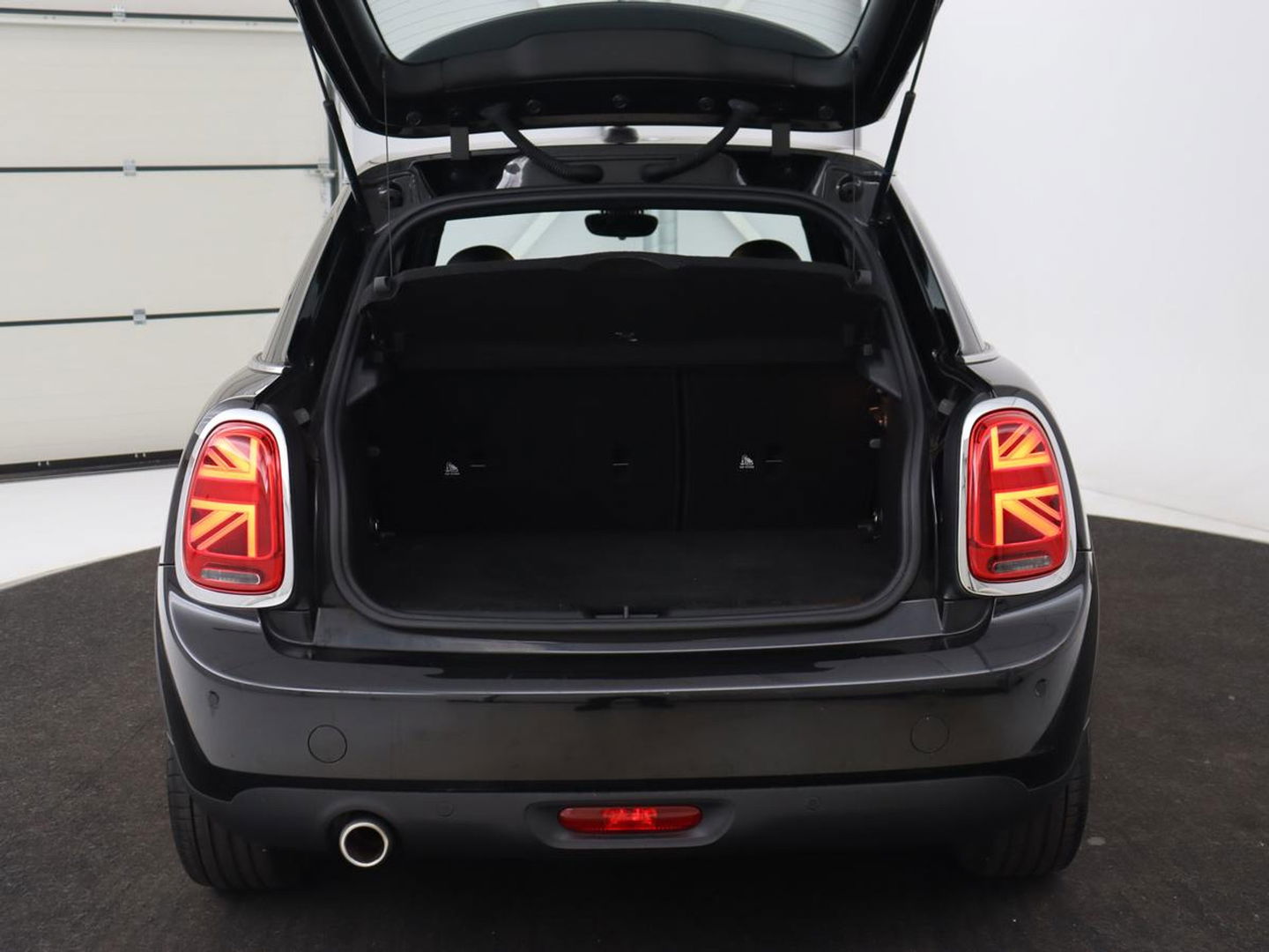 MINI Cooper 1.5 Chili | Stoelverwarming | Carplay | Full LED | Climate control | Half leder | Navigatie | Parkeerhulp | Cruise control | Bluetooth