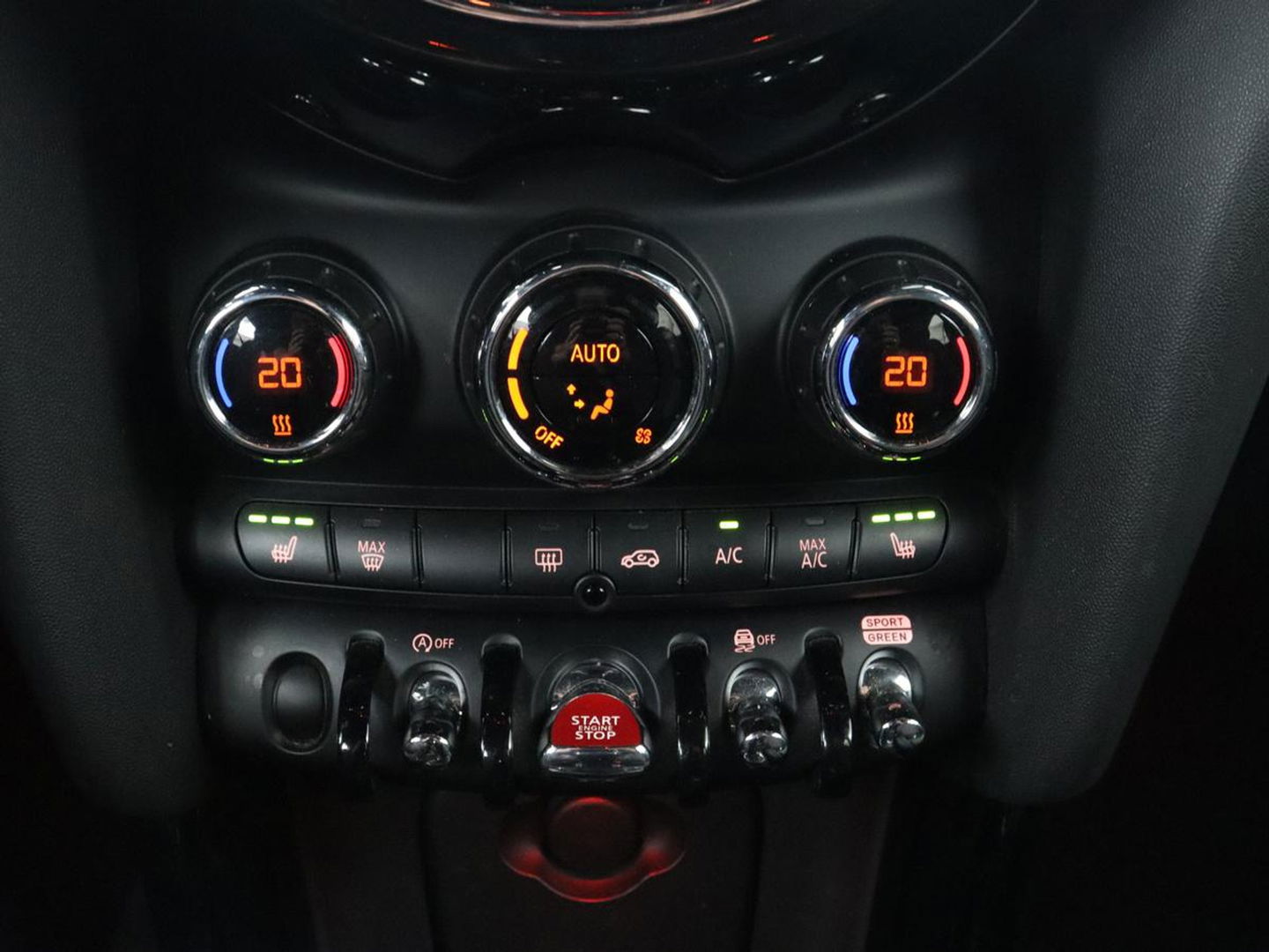 MINI Cooper 1.5 Chili | Stoelverwarming | Carplay | Full LED | Climate control | Half leder | Navigatie | Parkeerhulp | Cruise control | Bluetooth
