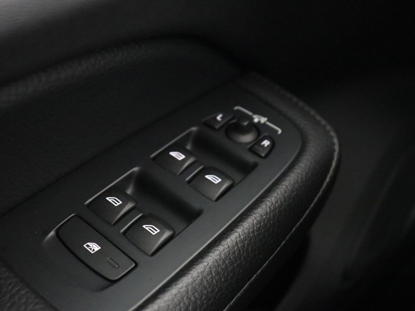 Volvo S60 2.0 Recharge T6 Inscription | Leder | Stoel & stuurverwarming | Camera | Harman/Kardon | Adaptive cruise | Carplay | Keyless | Memory | Navigatie | Parkeerhulp | Dodehoek detectie | Full LED