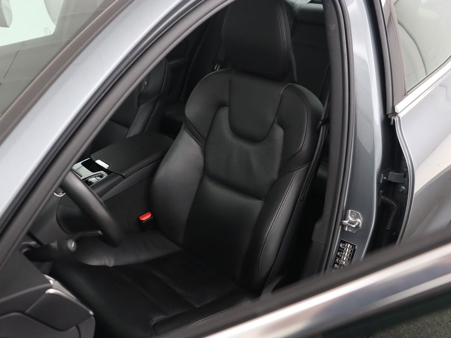 Volvo S60 2.0 Recharge T6 Inscription | Leder | Stoel & stuurverwarming | Camera | Harman/Kardon | Adaptive cruise | Carplay | Keyless | Memory | Navigatie | Parkeerhulp | Dodehoek detectie | Full LED