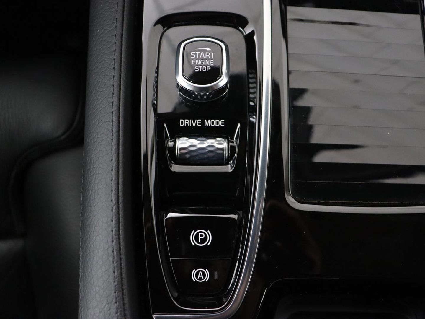 Volvo S60 2.0 Recharge T6 Inscription | Leder | Stoel & stuurverwarming | Camera | Harman/Kardon | Adaptive cruise | Carplay | Keyless | Memory | Navigatie | Parkeerhulp | Dodehoek detectie | Full LED