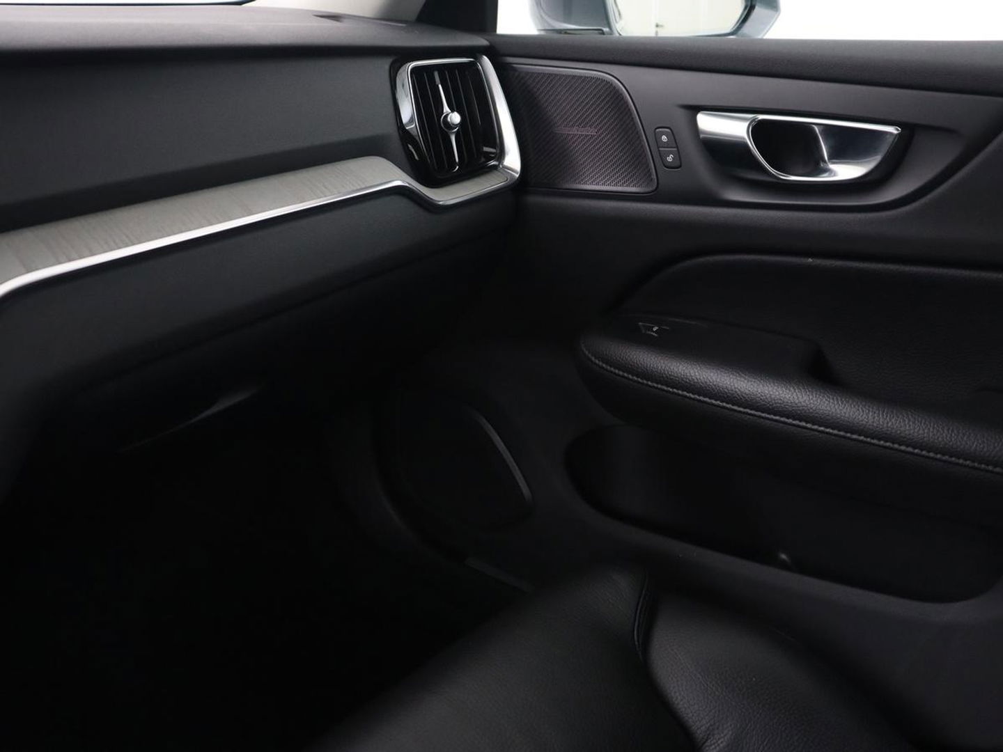 Volvo S60 2.0 Recharge T6 Inscription | Leder | Stoel & stuurverwarming | Camera | Harman/Kardon | Adaptive cruise | Carplay | Keyless | Memory | Navigatie | Parkeerhulp | Dodehoek detectie | Full LED