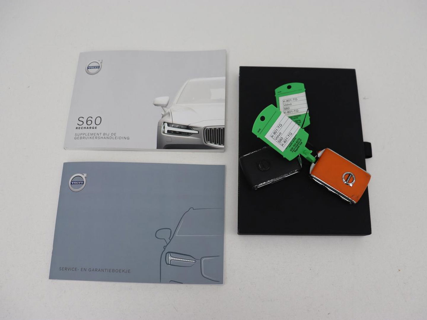Volvo S60 2.0 Recharge T6 Inscription | Leder | Stoel & stuurverwarming | Camera | Harman/Kardon | Adaptive cruise | Carplay | Keyless | Memory | Navigatie | Parkeerhulp | Dodehoek detectie | Full LED