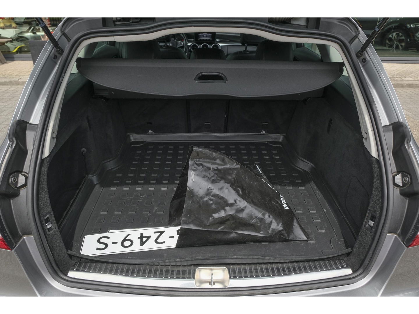 Mercedes-Benz C-Klasse Estate C200 184pk Automaat Ambition Leder Navigatie Camera Trekhaak Elektrische klep 17" LMV