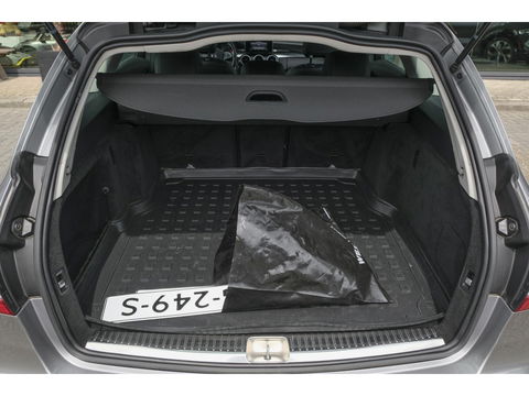 Mercedes-Benz C-Klasse Estate C200 184pk Automaat Ambition Leder Navigatie Camera Trekhaak Elektrische klep 17" LMV