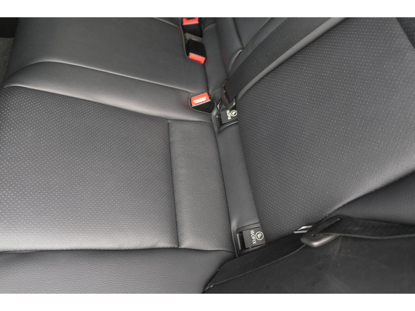 Mercedes-Benz C-Klasse Estate C200 184pk Automaat Ambition Leder Navigatie Camera Trekhaak Elektrische klep 17" LMV