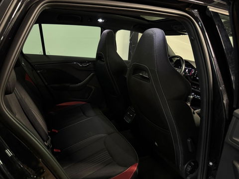 Škoda Kamiq 1.5 TSI ACT Sport Business PANO KEYLESS