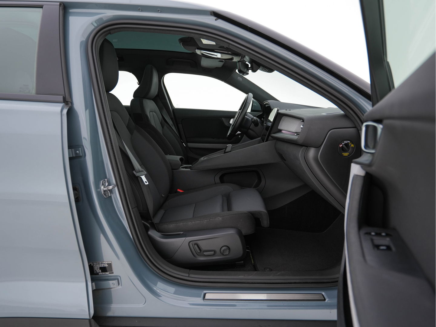 Polestar 2 Long Range Dual Motor Launch Edition 78kWh [ 3-Fase ] (INCL-BTW) *PANO | NAVI-FULLMAP | FULL-LED | ADAPTIVE-CRUISE | BLIND-SPOT | KEYLESS | LANE-ASSIST | DIGI-COCKPIT | CARPLAY | DAB+ | HEATED-COMFORTSEATS | ECC | MEMORY-PACK | PDC | 20''ALU*