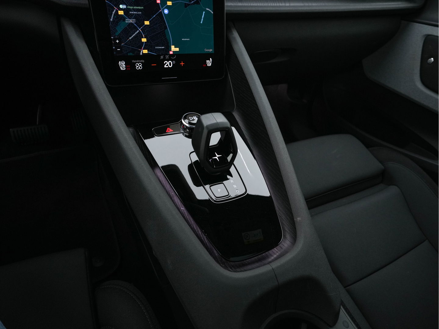Polestar 2 Long Range Dual Motor Launch Edition 78kWh [ 3-Fase ] (INCL-BTW) *PANO | NAVI-FULLMAP | FULL-LED | ADAPTIVE-CRUISE | BLIND-SPOT | KEYLESS | LANE-ASSIST | DIGI-COCKPIT | CARPLAY | DAB+ | HEATED-COMFORTSEATS | ECC | MEMORY-PACK | PDC | 20''ALU*
