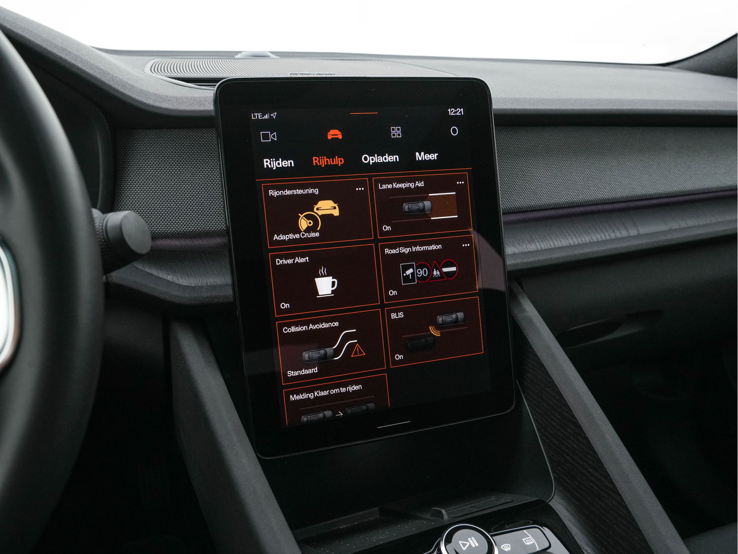 Polestar 2 Long Range Dual Motor Launch Edition 78kWh [ 3-Fase ] (INCL-BTW) *PANO | NAVI-FULLMAP | FULL-LED | ADAPTIVE-CRUISE | BLIND-SPOT | KEYLESS | LANE-ASSIST | DIGI-COCKPIT | CARPLAY | DAB+ | HEATED-COMFORTSEATS | ECC | MEMORY-PACK | PDC | 20''ALU*